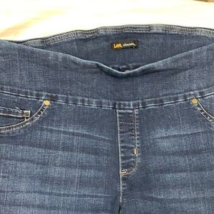 Lee Capri dark denim elastic waist